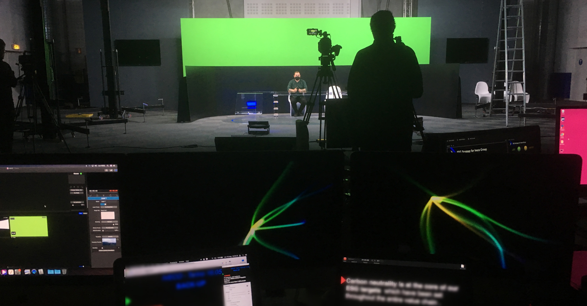 Setup di studio per diretta streaming con telecamere
